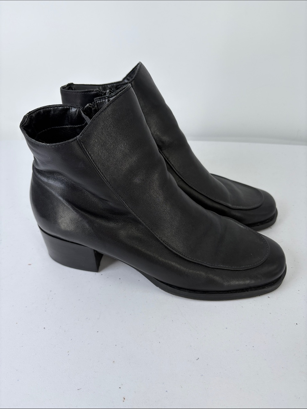 🐨 Enzo Angiolini Black Leather Zip Ankle Boots